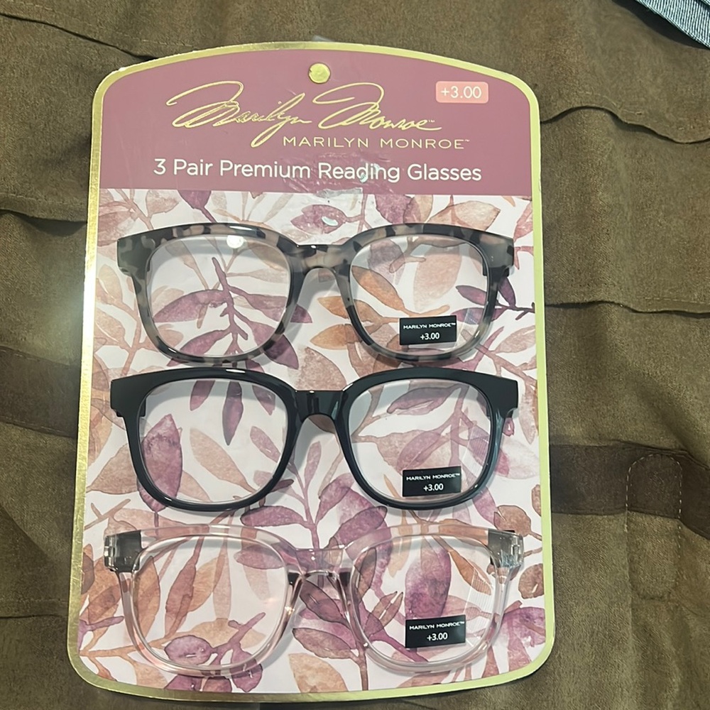 Brand new reading glasses, never worn